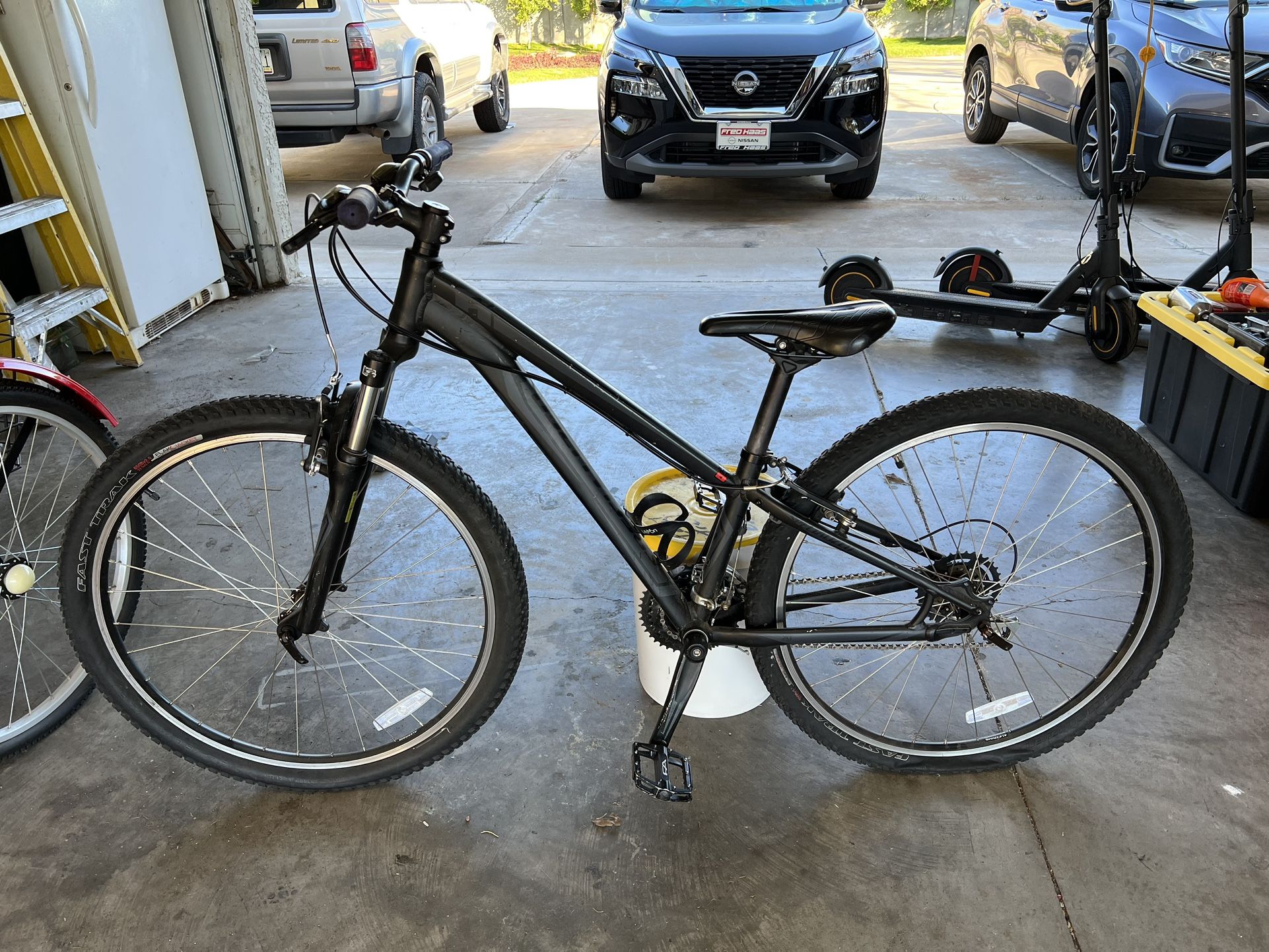 Specialized 27” $160