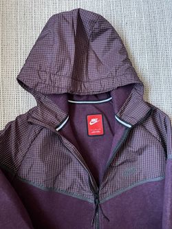 purple/maroon nike tech fleece 