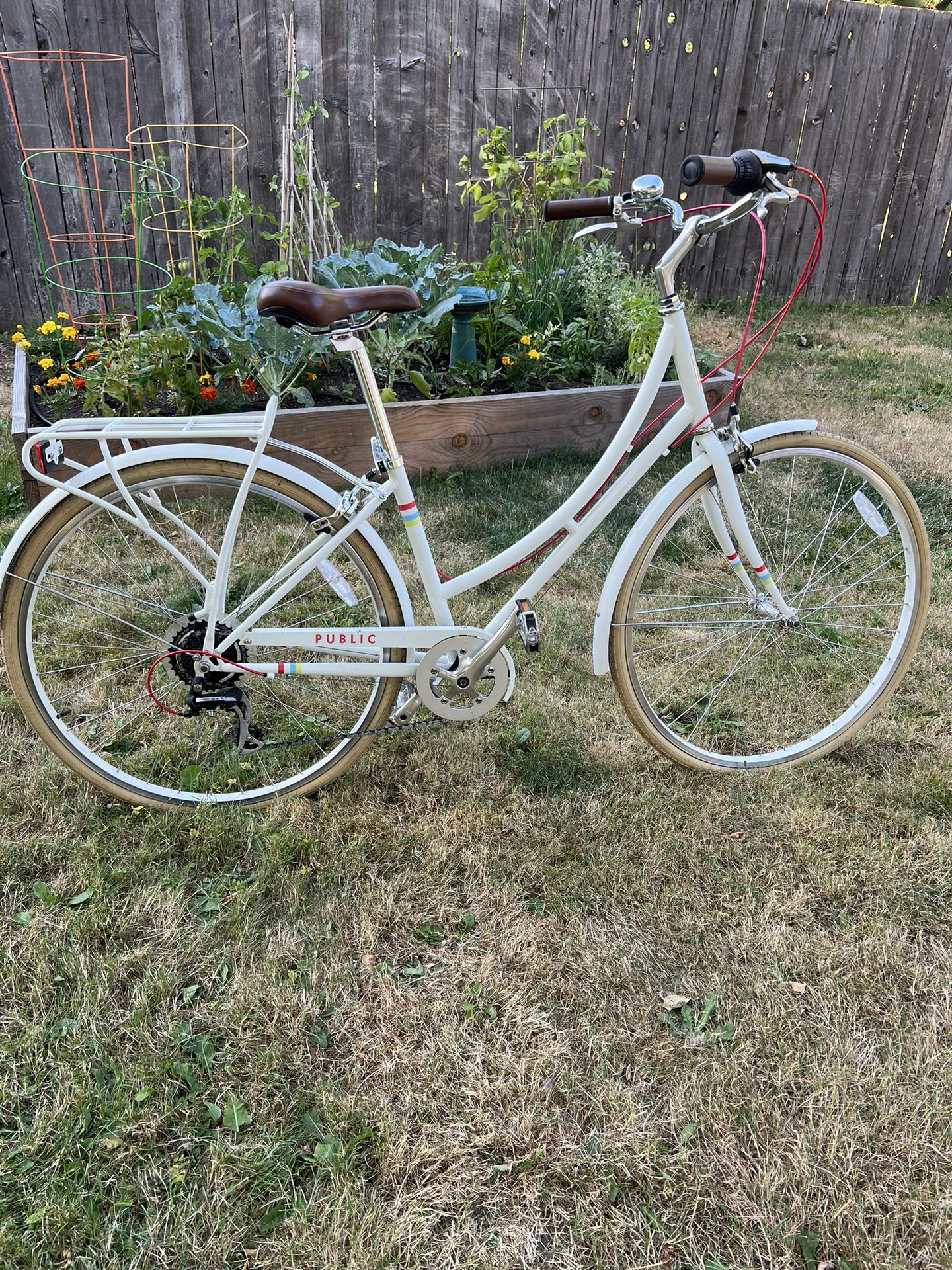 Public Bike- White 7 speed