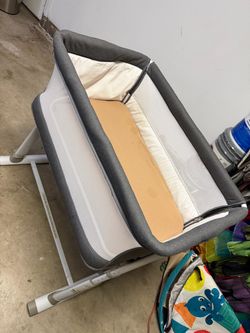Baby Bedside Bassinet with Mattress