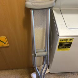 Crutches 