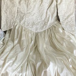 Elegant Wedding Gown 