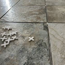 Floor Tiles Installer 