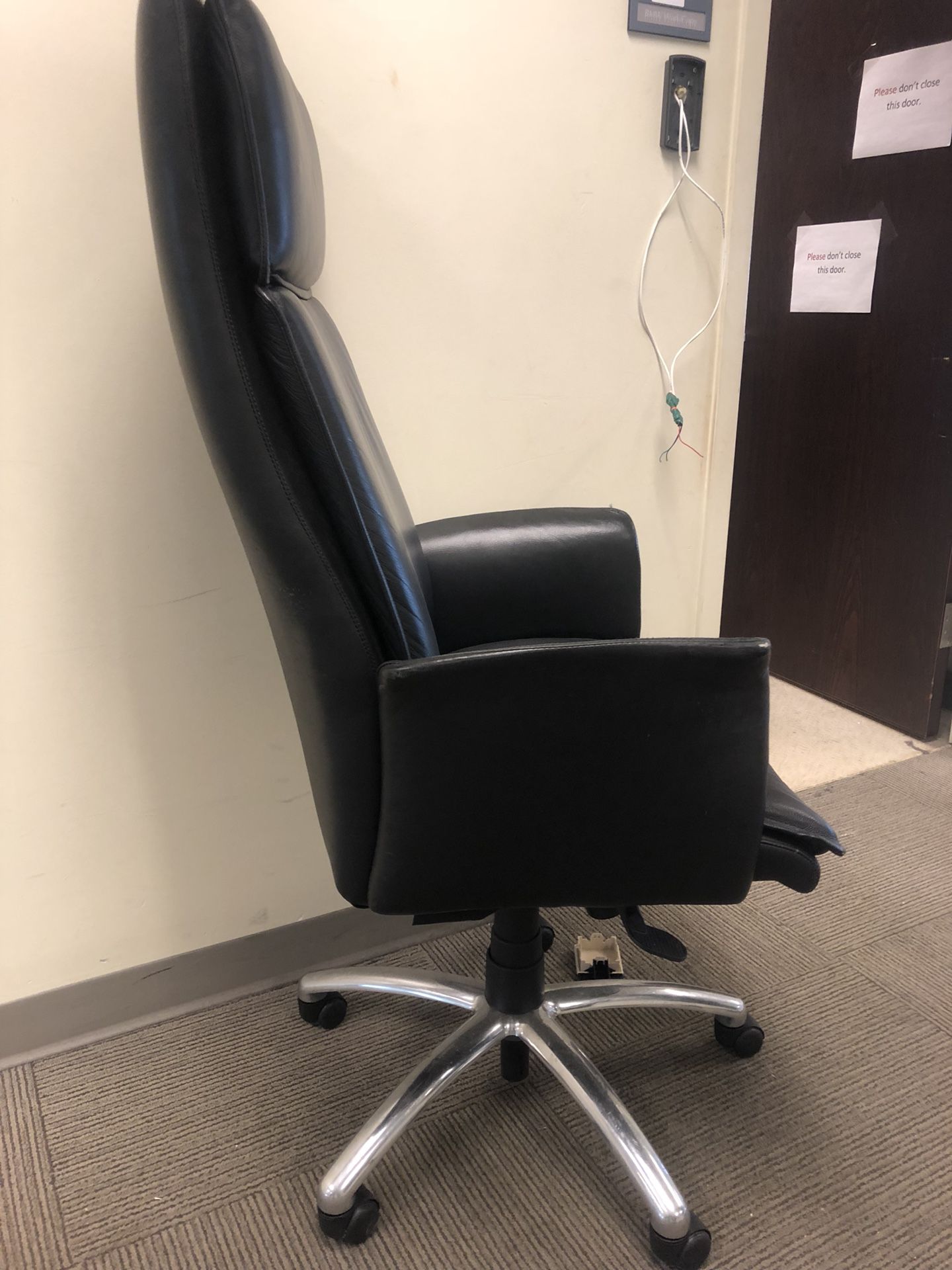 BIGGGG OFFICE CHAIR