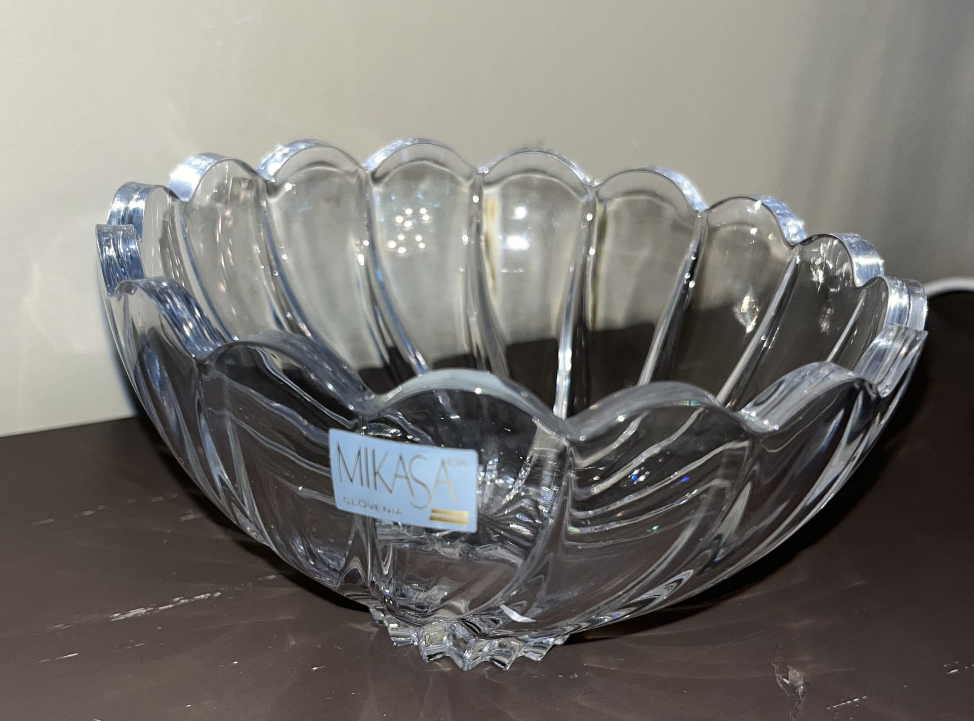 🎄 Holiday Entertaining! Vintage Mikasa Swirl-Pattern Crystal Bowl. $15