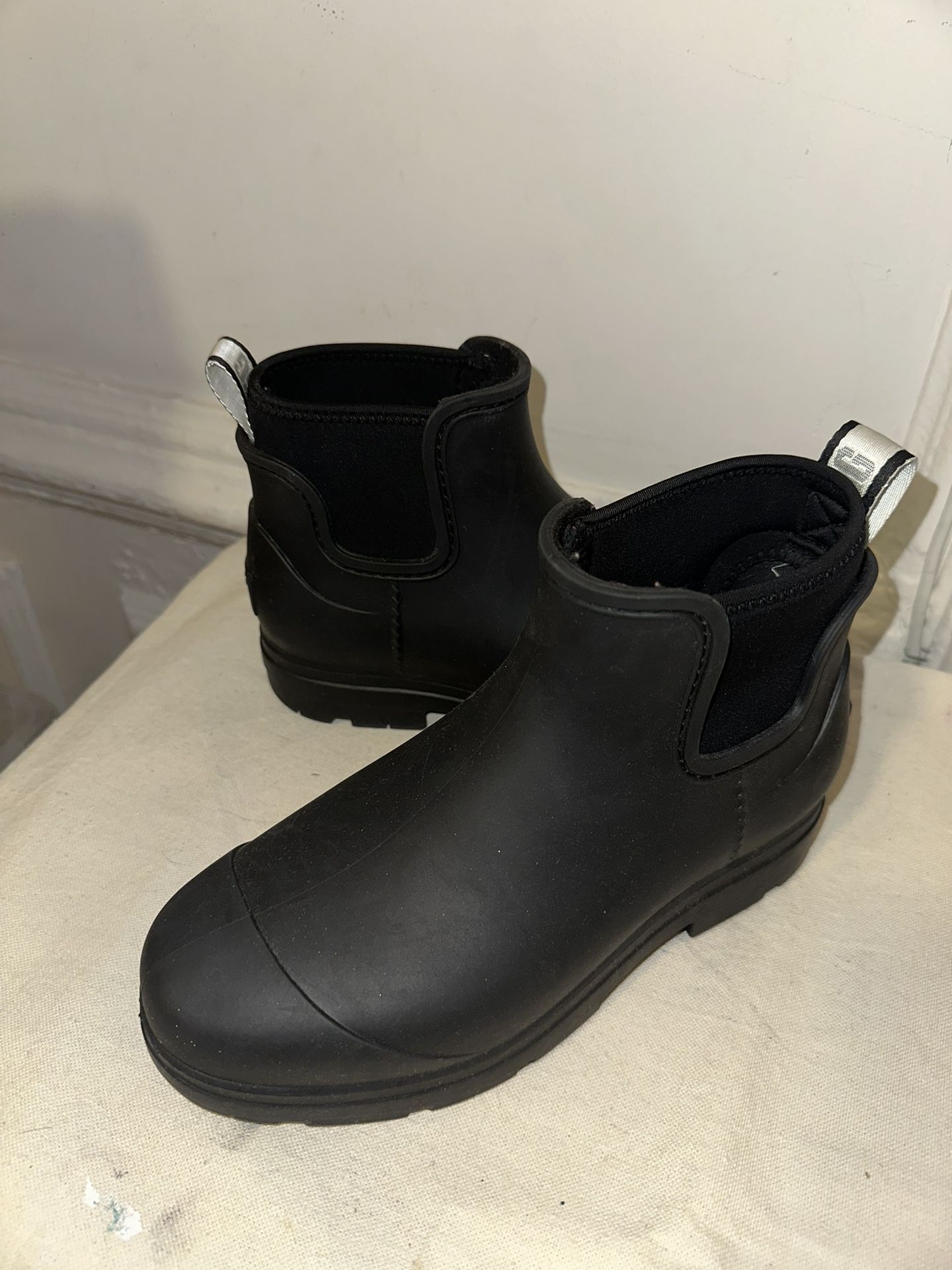 UGG Rain Boots Size 7 
