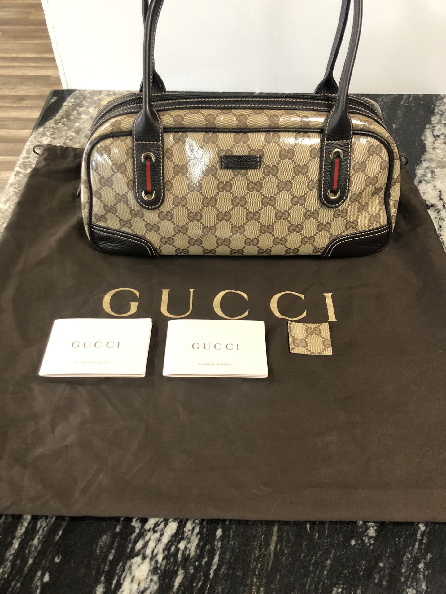 Gucci medium Handbag 