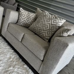 Nice 2pc sofa couch set (DELIVERY AVAILABLE)
