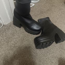 Black Boots 