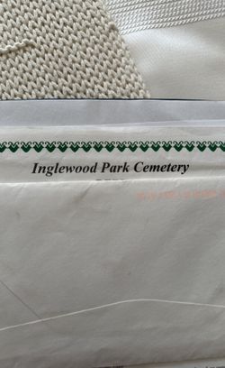 Vendo Un Mausoleum Con 2 Criptas En El Garden Of ChimesEn El Cementerio De Inglewood 