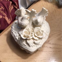Beautiful  Jewelry Lovebird Ceramic Box
