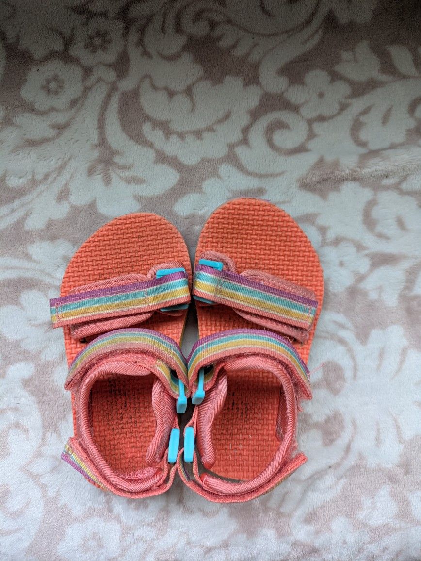 Size 7 Toddler Velcro on Sandals
