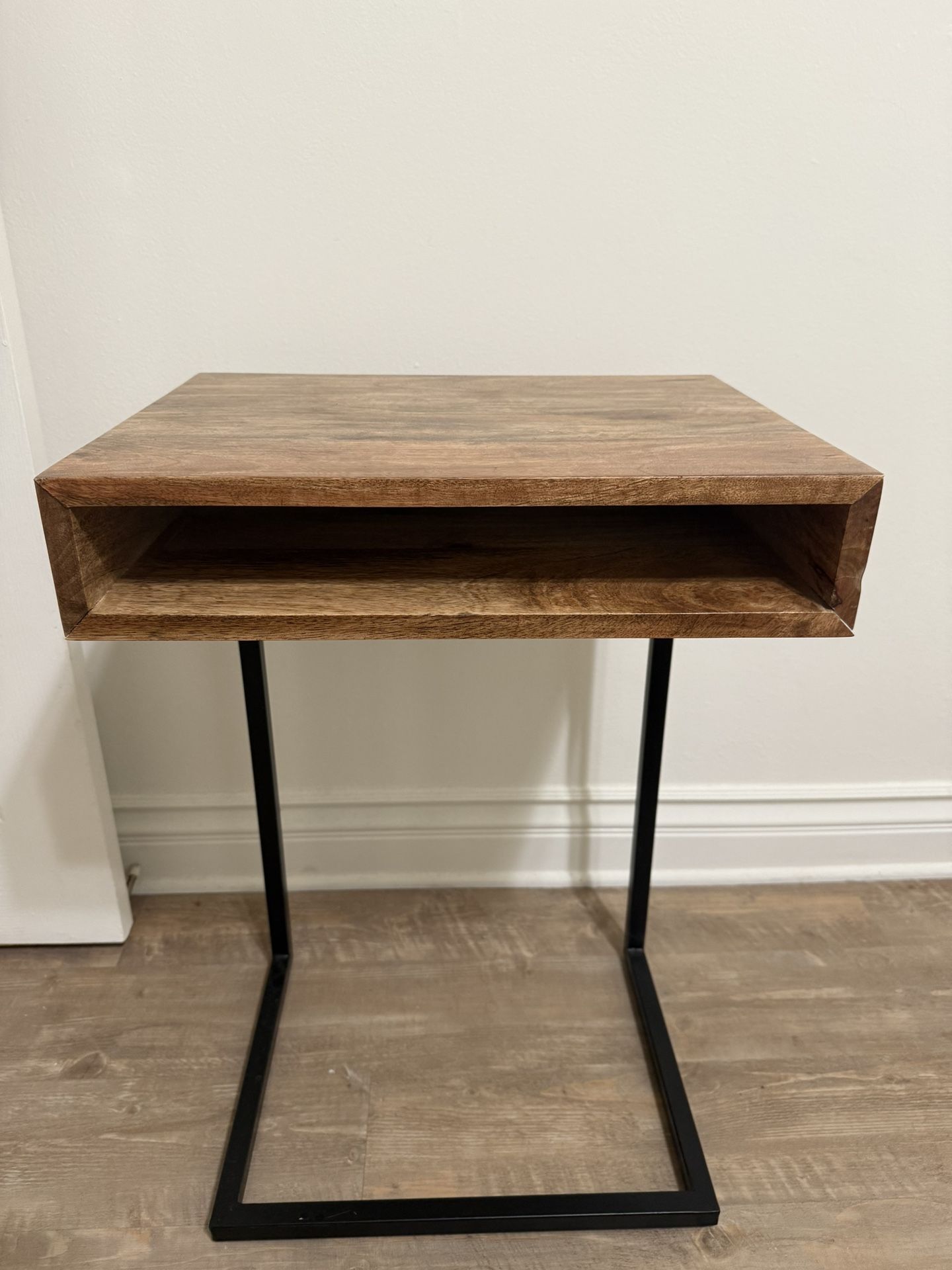 End Tables (set of 2)