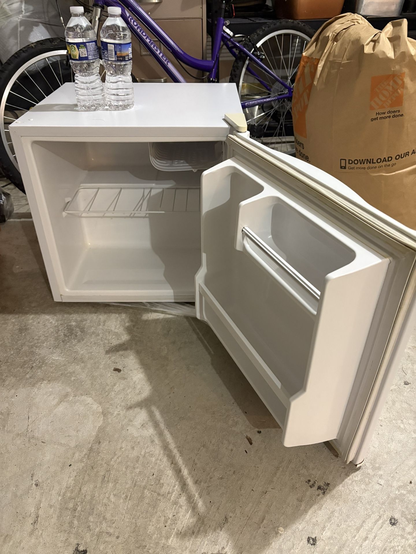 Magic Chef Mini Fridge