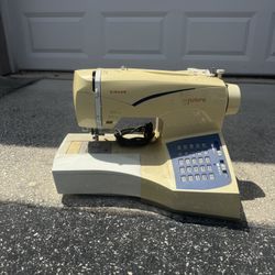 Singer Sewing/Embroidery Machine