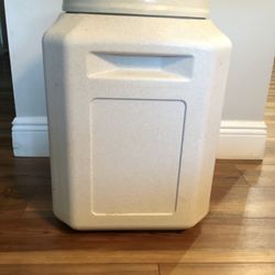 food Container Dog Thumbnail