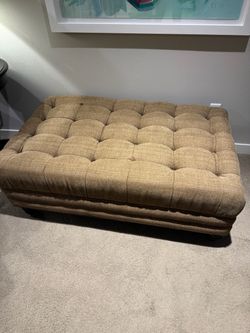 Comfy tufted ottoman