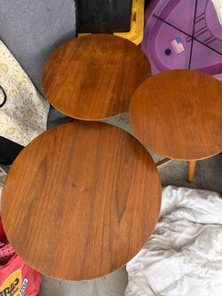 VINTAGE Round Wood Nesting Table