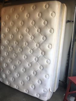 Queen size matrees boxpring