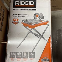 Ridgid 7 in Wet Tile Saw With Stand  Brand New