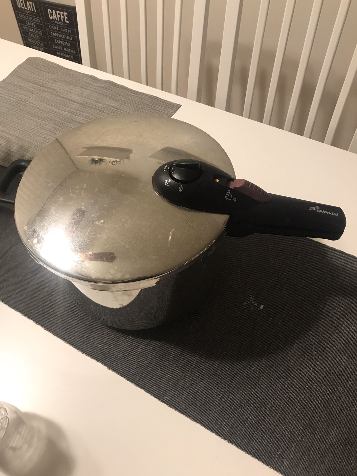 Free pressure cooker pot