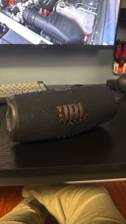 JBL Charge 5
