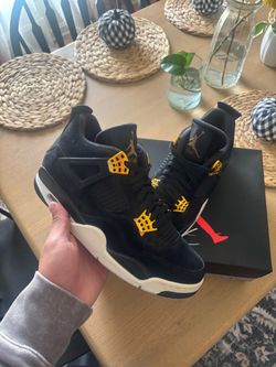Jordan 4 Royalty (2017)