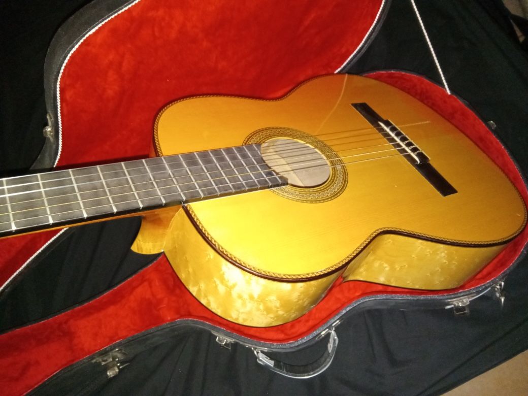 Mexican Guitar by paracho