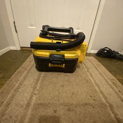 Dewalt 18 V portable vacuum