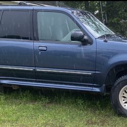 1999 Ford Explorer