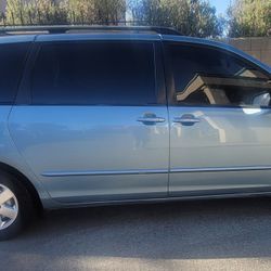 2004 Toyota Sienna