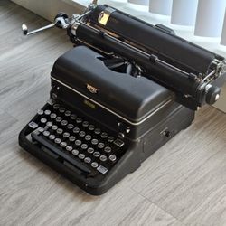 1947 Royal KMM Typewriter (USA) - Working Condition - Original Patina