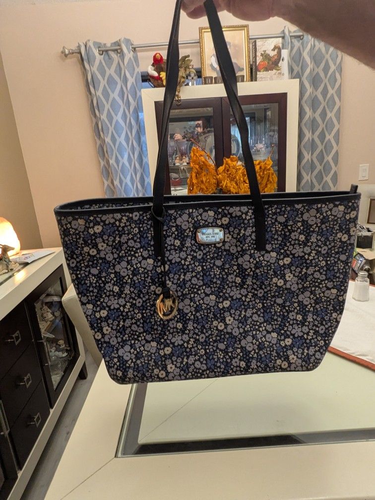Michael Kors Never full Bag / Purse