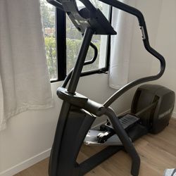 Precor Elliptical Workout Machine 
