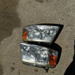 Headlights Stock Headlights Ford F150  2006 