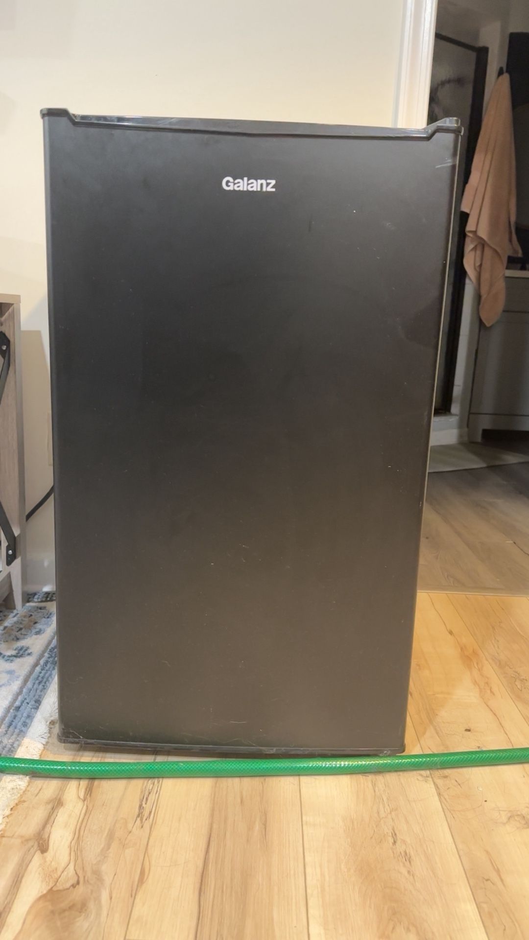 Galanz Fridge 3.2 Ft. 