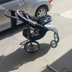 Baby 👶 Jogging 🏃‍♂️ Stroller. 