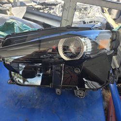 2020- 2024 Mazda CX30 Left Headlight