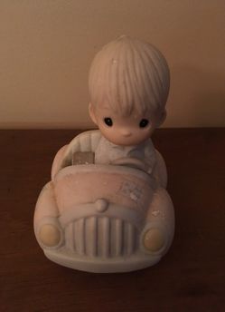 Precious Moments "I'm Following Jesus", 1986, Retired Figurine