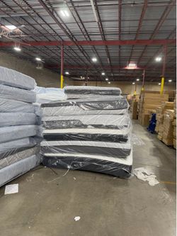 Queen mattress memory foam free delivery