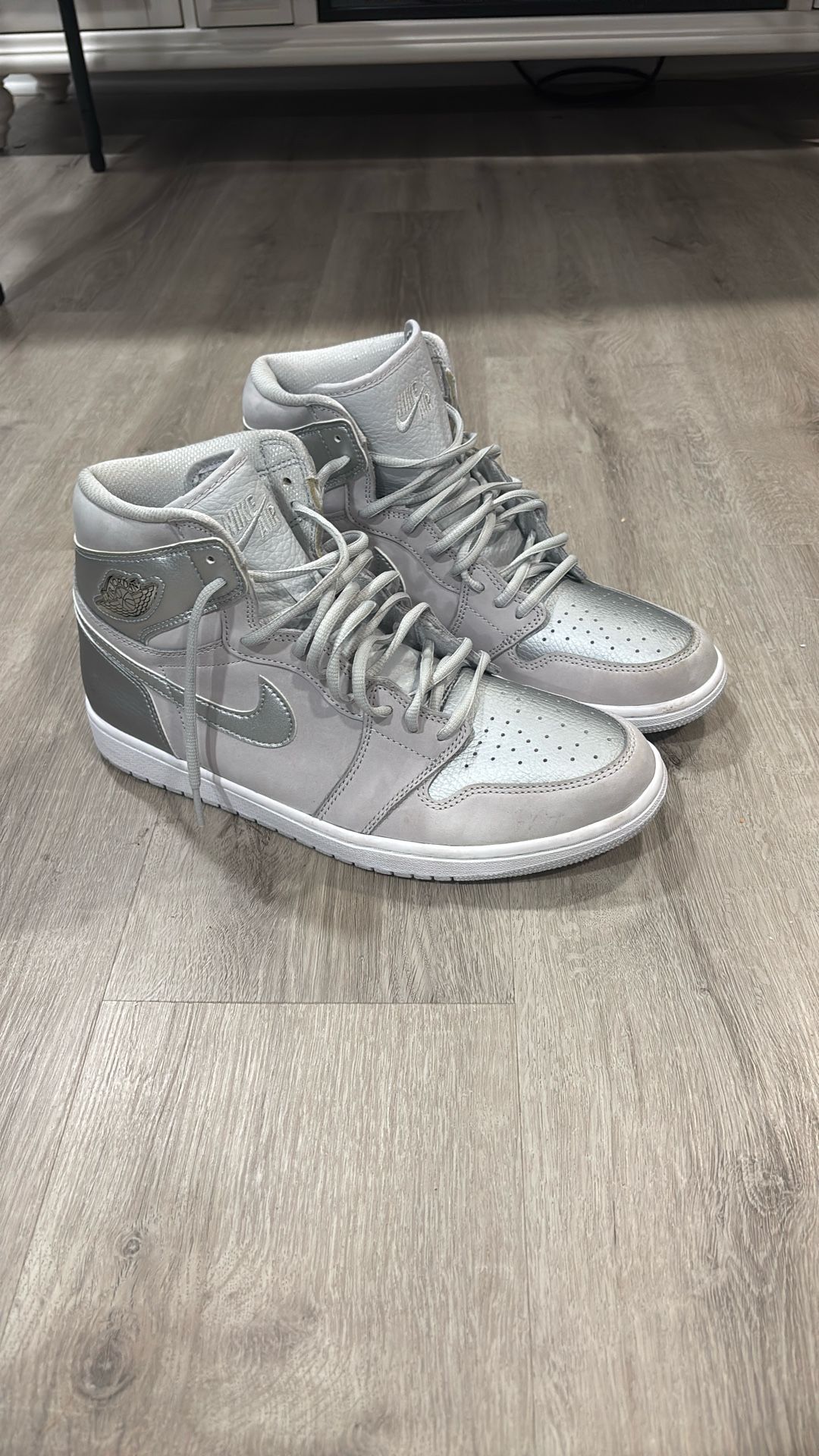 Air Jordan 1 Retro High OG https://offerup.com/redirect/?o=Q08uSlA= ‘Tokyo’