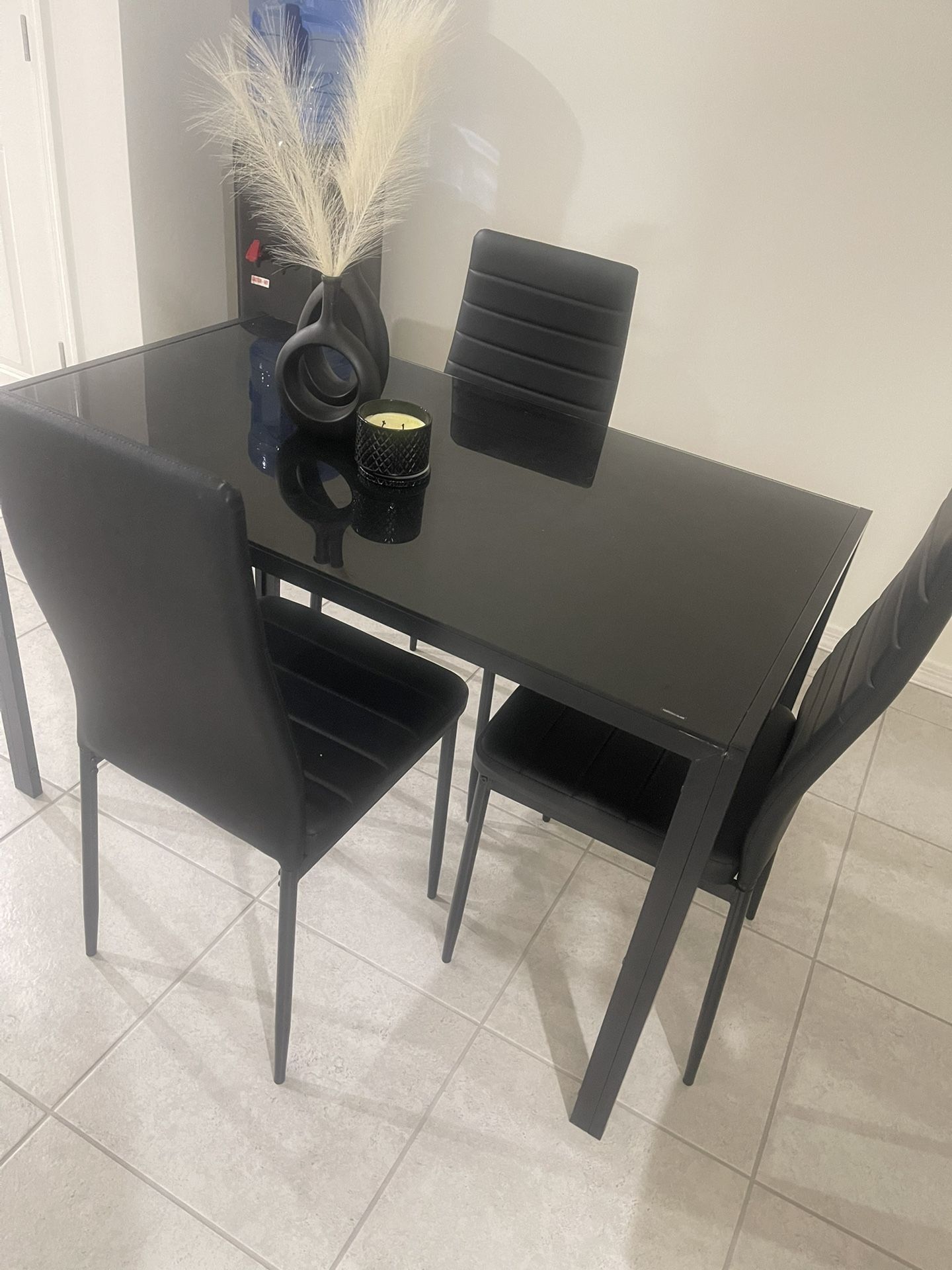 Dining Table all 4 Chairs