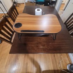 Mesita para llevar comida a la cama