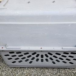 Xl Dog Crate With Broken Corner