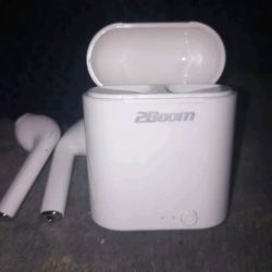 White 2Boom Wireless Bluetooth Earbuds 