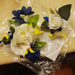 Corsages-Homecoming/Graduation/Prom/etc