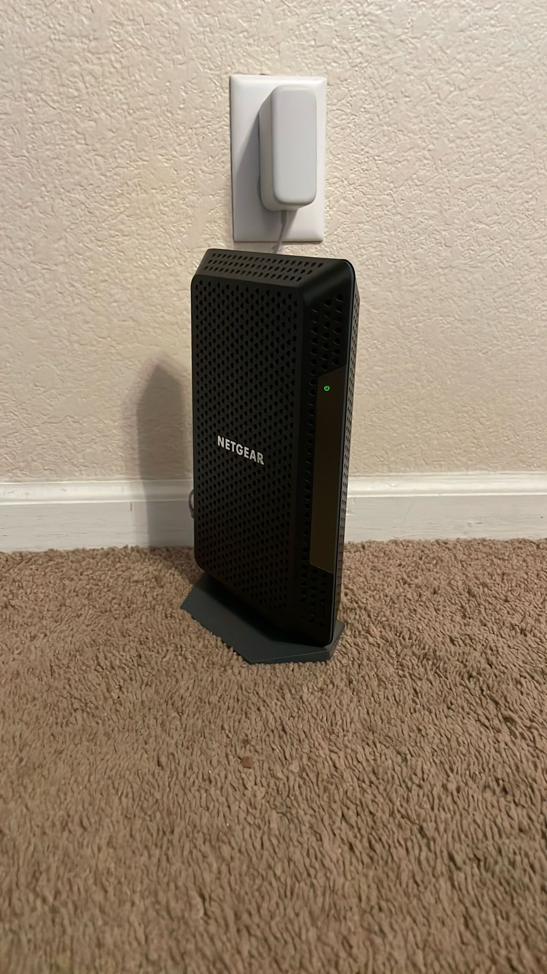 Netgear Nighthawk CM1200 - Cable Modem/Router Combo - 2Gbps