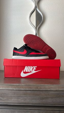 Nike Low-Top Sneakers Black and Red