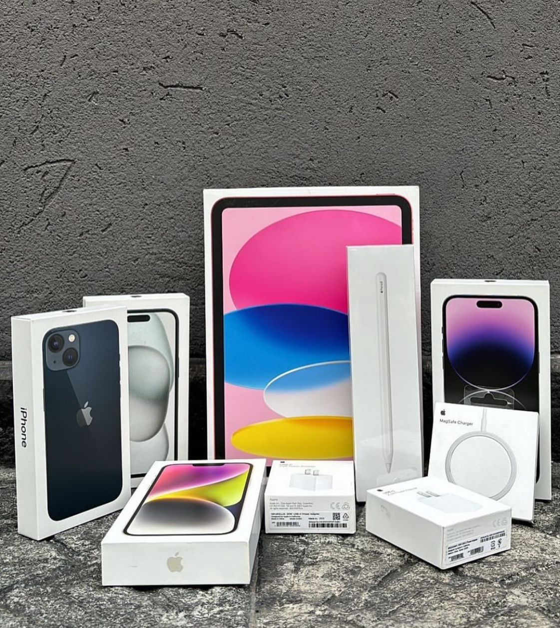 Apple iPhones / iPads / AirPods / MacBooks - $80 Down!
