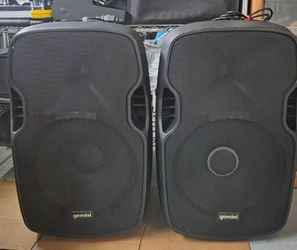 Powerful Powered 15-Inch Speakers